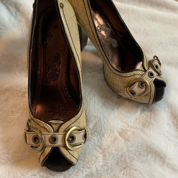 Naughty Monkey peep toe 4 inch heels, sz 8 - Picture 4 of 11